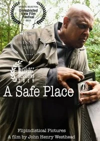 Фильм Безопасное место смотреть онлайн — постер